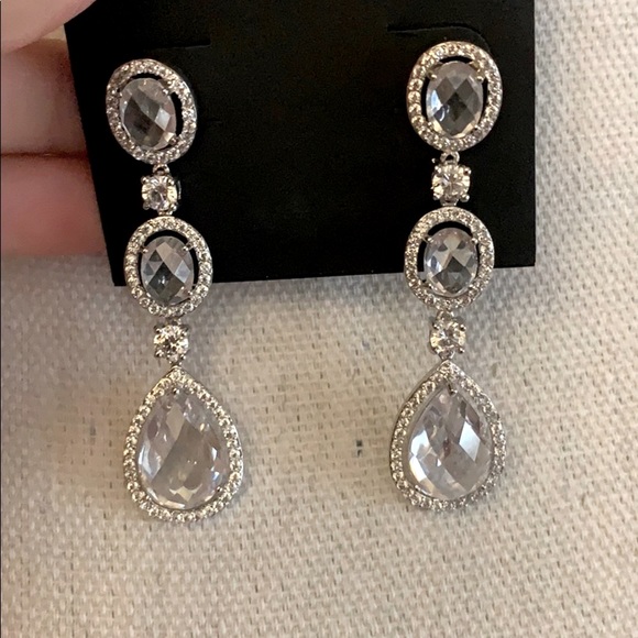 Nina Jewelry - Nina long dangle earrings with haloes